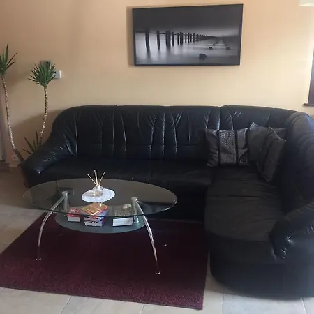 Augsten Apartment *